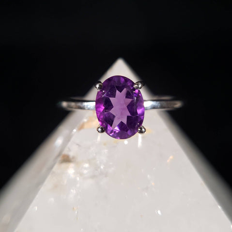 Amethyst Oval Sterling Silver Ring - Size 6